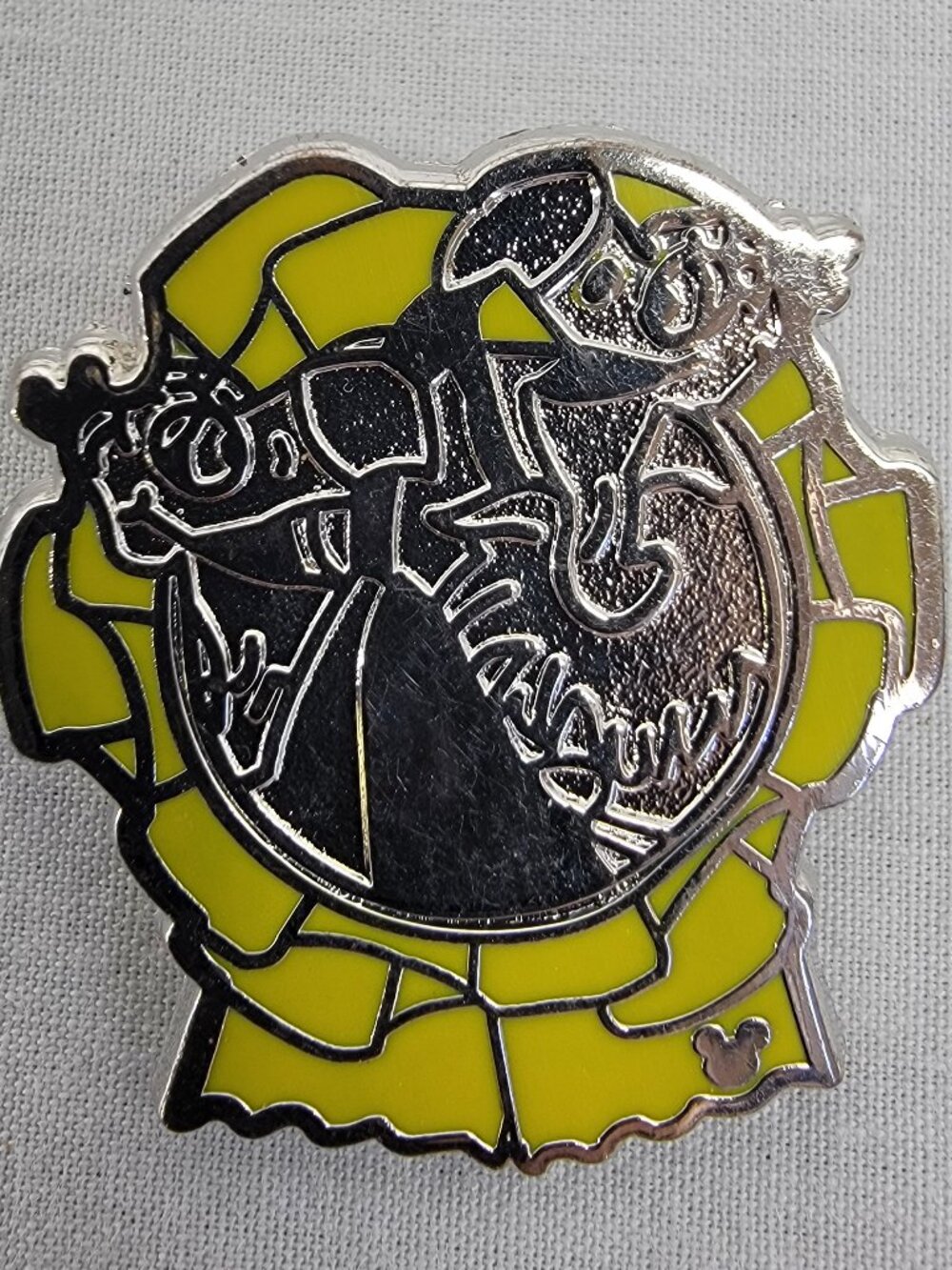 DISNEY Pin Trading ~ Bedknobs & Broomsticks ~ The Vultures~ Hidden Mickey ~ 2010